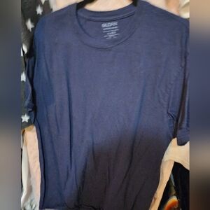 Gildan xl blue shirt